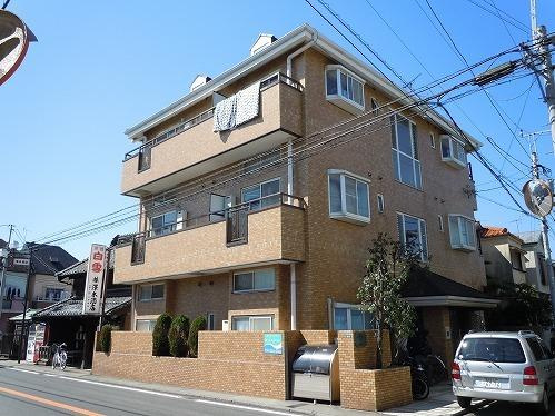  ローズアパートメント泉10番館の外観