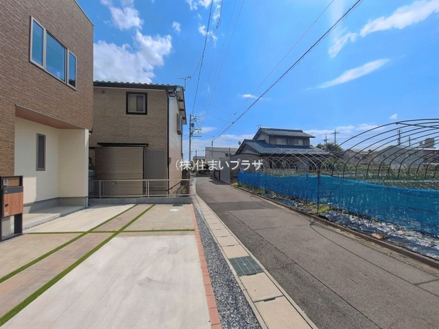 仲介手数料無料）一宮市木曽川町黒田IIIの前面道路含む現地写真