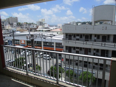 【居間・リビング】 | 守マンション | ※写真は別のお部屋を使用しています。