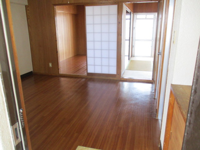 【居間・リビング】 | 守マンション | ※写真は別のお部屋を使用しています。