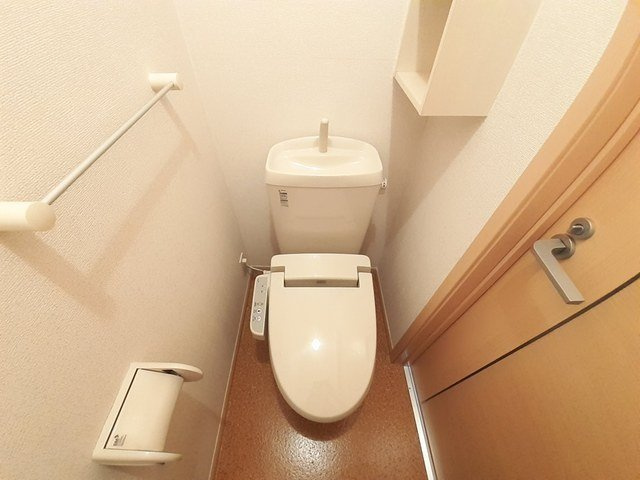 ヴィラ・プラシードのトイレ|コンパクトで使いやすいトイレです