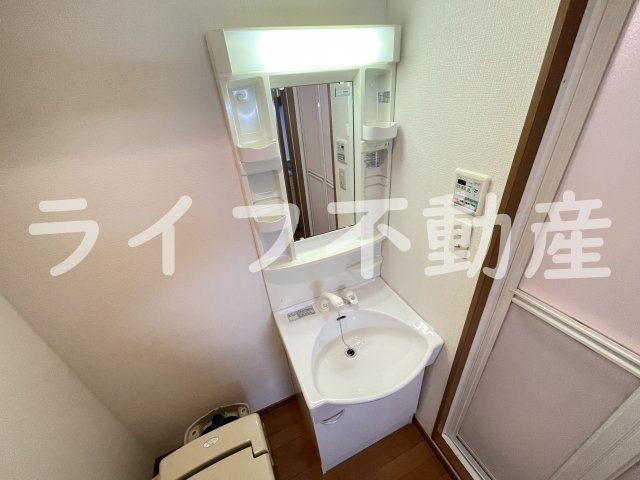 インパレス小阪の独立洗面台|独立洗面化粧台付き