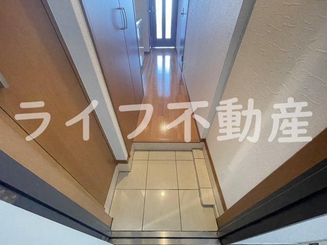 インパレス小阪の玄関|ゆったりとした玄関です