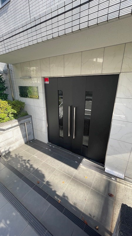 ディアレイシャス池尻大橋のエントランス