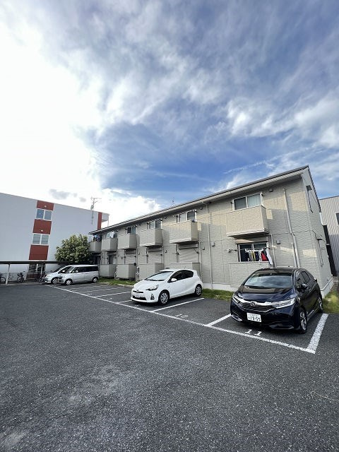クレールA棟の駐車場|駐車場に車を止められます
