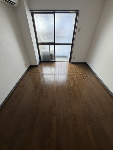 湊川サンシャインの居間・リビング