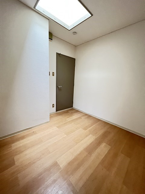 ファースト園田の居間・リビング|こちらの居間で趣味の時間をお楽しみください