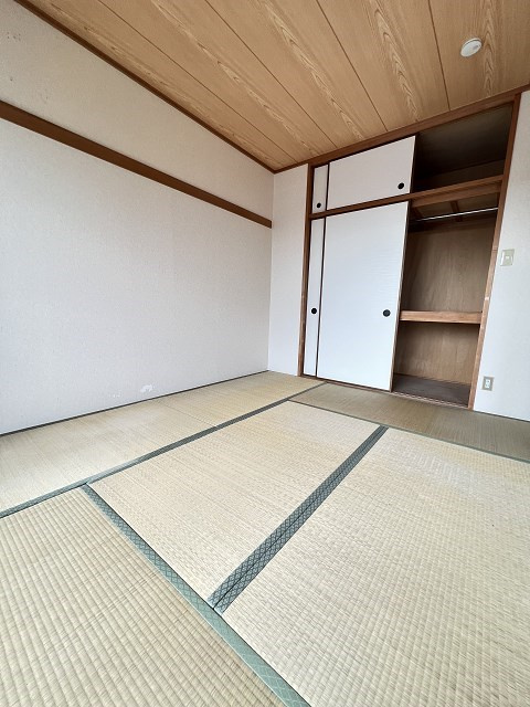 ファースト園田の居間・リビング|ゆったりとした居間です
