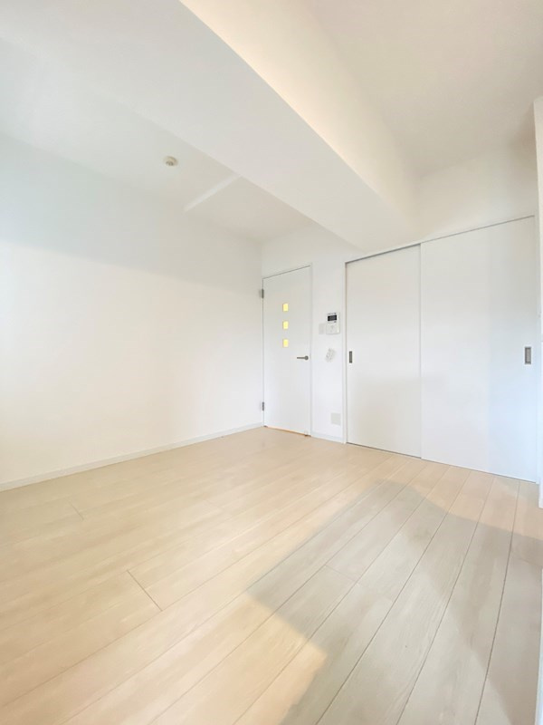 MODERN PALAZZO天神南Leafの居間・リビング