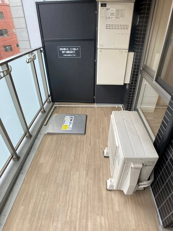 プレサンス心斎橋ニストのバルコニー