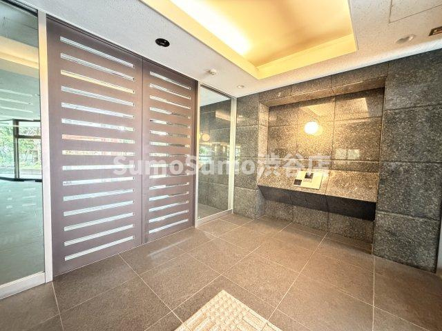 ドレッセ目黒インプレスタワーのロビー|建物の内部です