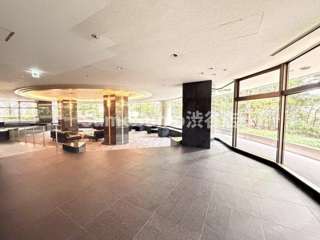 ドレッセ目黒インプレスタワーのロビー|建物の内部です