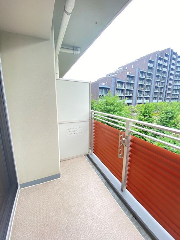 Brillia ist 三軒茶屋　アイビーテラスのバルコニー