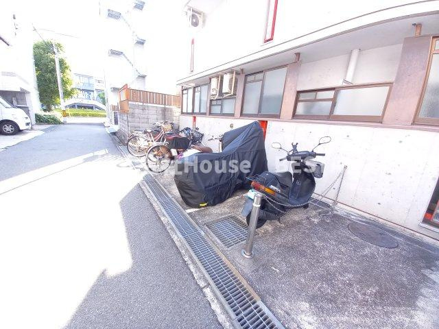 SYOWA EXCEL VIEW KOBEの駐車場