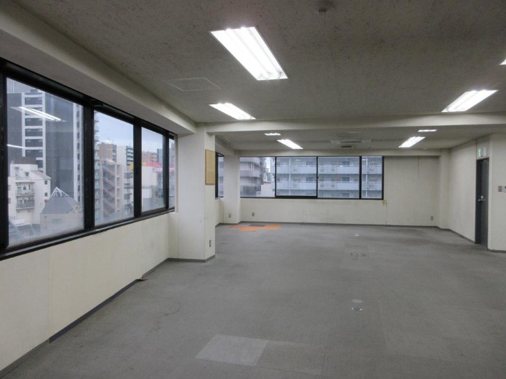 大阪市浪速区日本橋５丁目の店舗事務所の内装