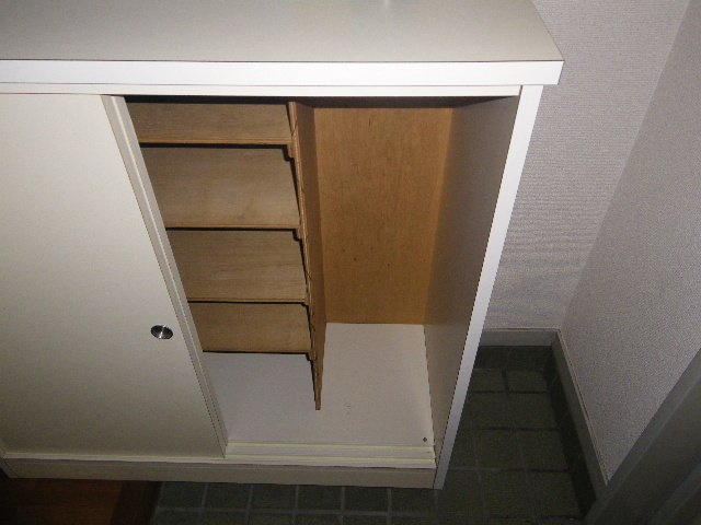 名古屋市瑞穂区八勝通２丁目の賃貸マンションの収納