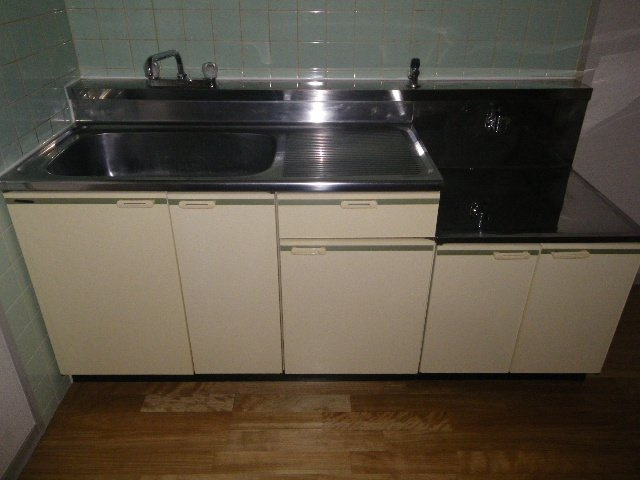 名古屋市瑞穂区八勝通２丁目の賃貸マンションのキッチン