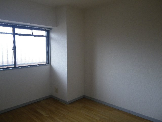 名古屋市瑞穂区八勝通２丁目の賃貸マンションの収納