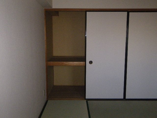 名古屋市瑞穂区八勝通２丁目の賃貸マンションの収納