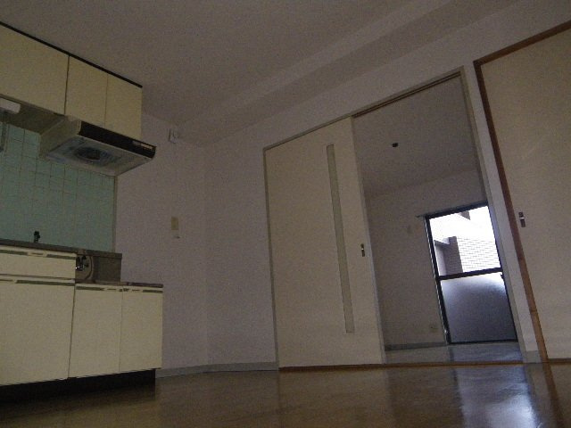 名古屋市瑞穂区八勝通２丁目の賃貸マンションのキッチン