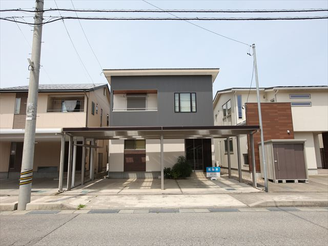 白山市知気寺町中古住宅の画像