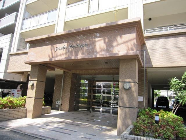 福岡市南区大橋２丁目の賃貸マンションのエントランス|エントランス写真