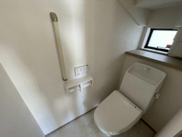 ⁺⁺沖縄市知花1丁目-A号棟（全5棟）のトイレ|シンプルで使いやすいトイレです