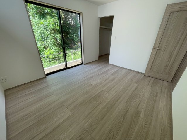 ⁺⁺沖縄市知花1丁目-A号棟（全5棟）の洋室|個人の部屋や寝室として使える洋室です