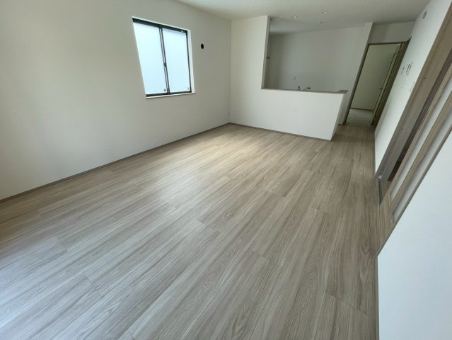 ⁺⁺沖縄市知花1丁目-A号棟（全5棟）の洋室|スタンダードな洋室です