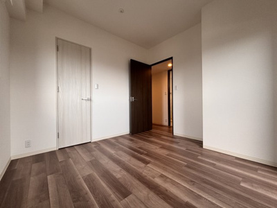 【その他】 | S-RESIDENCE茶屋ヶ坂East | ゆったりした洋室です