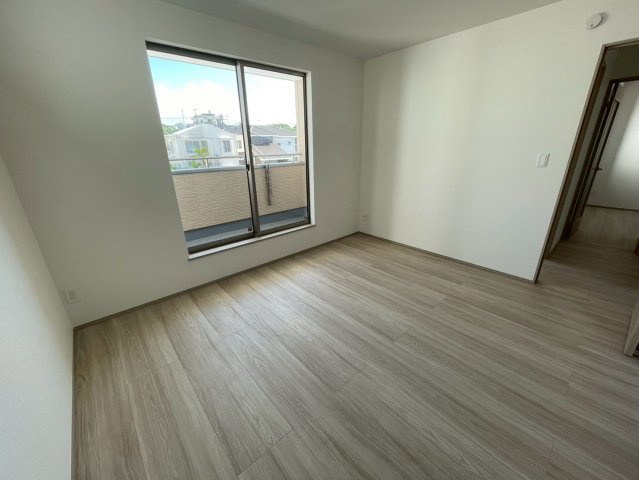 ＋＋沖縄市知花１丁目－D号棟（全5棟）の洋室|使い勝手のいい洋室です