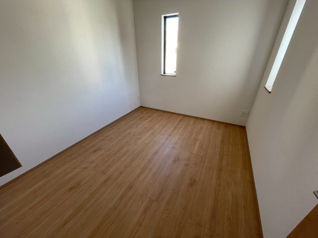 ＋＋沖縄市知花１丁目－C号棟（全5棟）の洋室|個人の部屋や寝室として使える洋室です