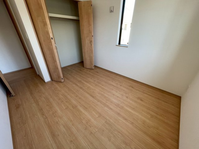 ＋＋沖縄市知花１丁目－C号棟（全5棟）の洋室|スタンダードな洋室です
