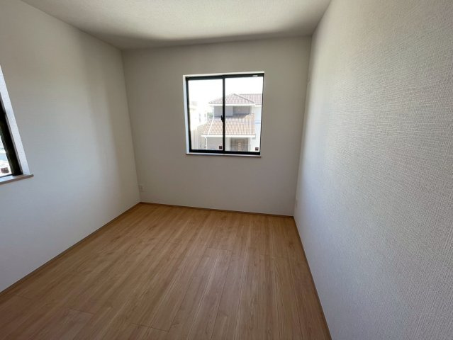 ＋＋沖縄市知花１丁目－C号棟（全5棟）の洋室|個人の部屋や寝室として使える洋室です