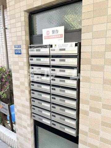 板橋区小茂根１丁目の賃貸マンションのエントランス