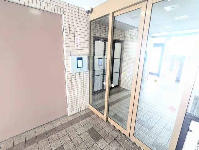 コスモ向島のエントランス