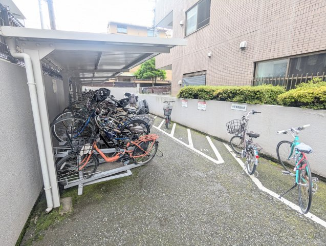 コスモ向島の駐輪場