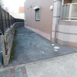ノーブルコートの駐車場