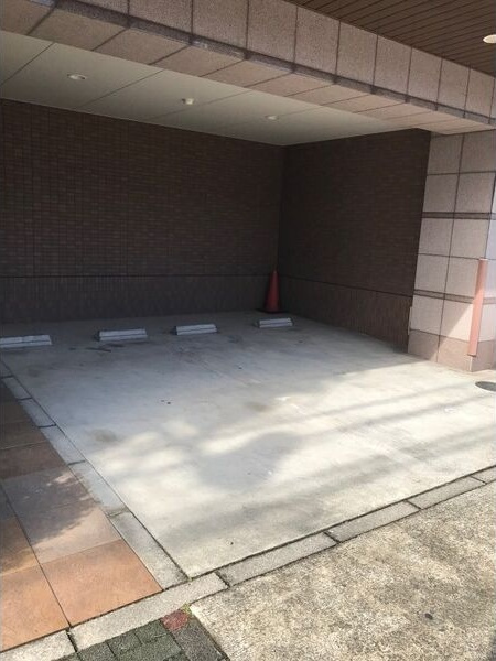 ノーブルコートの駐車場