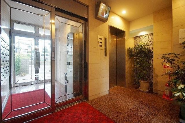 福岡市中央区平尾５丁目の賃貸マンションのエントランス|エントランス写真