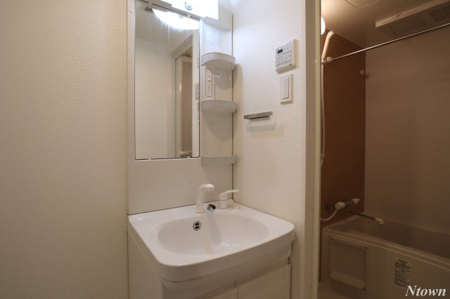 【独立洗面台】 | S-RESIDENCE浄心 | 独立洗面台あり、毎朝おしゃれに忙しい女性の方におすすめです