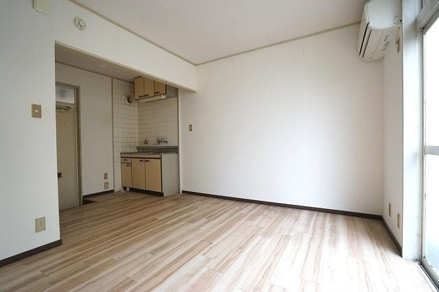 福岡市南区井尻５丁目のアパートの居間・リビング|物件の画像11