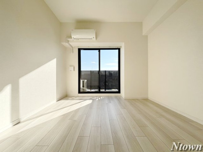 【居間・リビング】 | S－RESIDENCE庄内通 | こちらの居間で趣味の時間をお楽しみください
