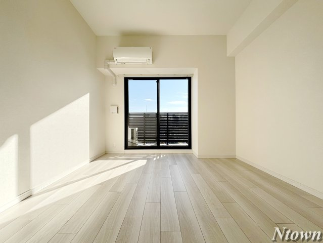 【居間・リビング】 | S－RESIDENCE庄内通 | こちらの居間で趣味の時間をお楽しみください
