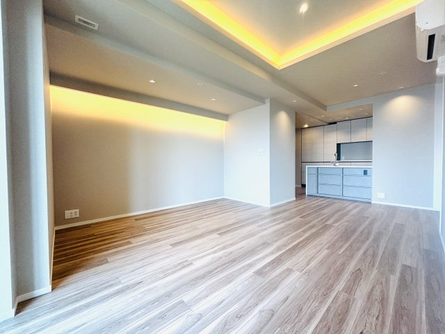 Park Village T棟 19階の居間・リビング