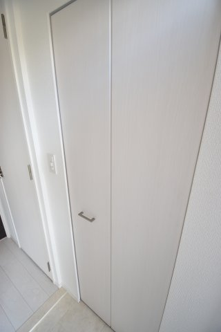 レオンコンフォート難波クレアの玄関