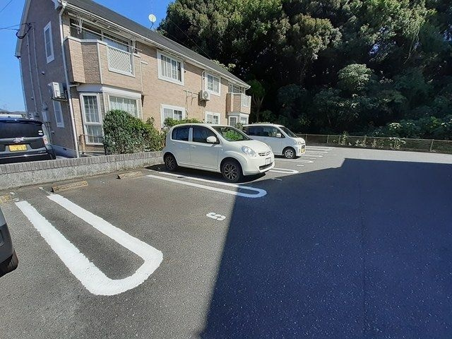クレディ彩Ⅱの駐車場