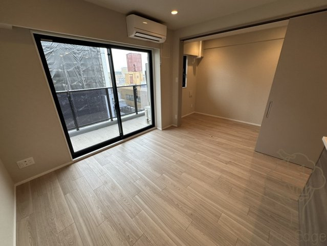 シーズンフラッツ新大阪SOUTHの居間・リビング