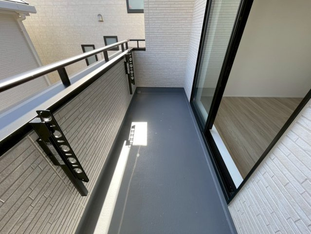 ＋＋沖縄市知花１丁目－B号棟（全5棟）のバルコニー|バルコニー付きです
