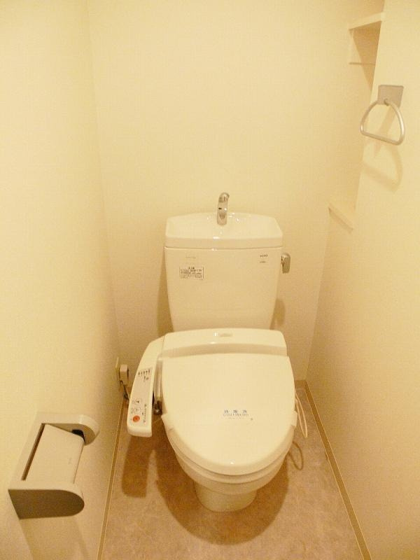 福岡市中央区渡辺通５丁目の賃貸マンションのトイレ|物件の画像13